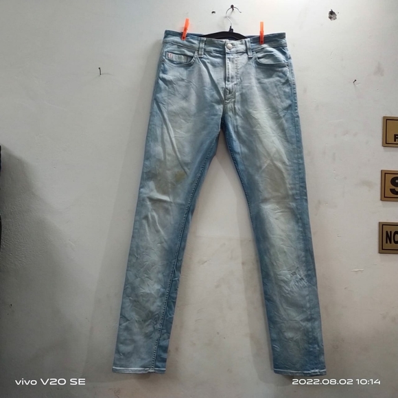 Sold** klein jeans - Picture 3 of 3